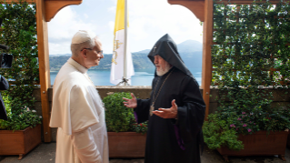 Le Saint-Père reçoit Sa Sainteté Karekin II Le Saint-Père reçoit Sa Sainteté Karekin II